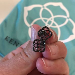 Kendra Scott Dira stud earrings